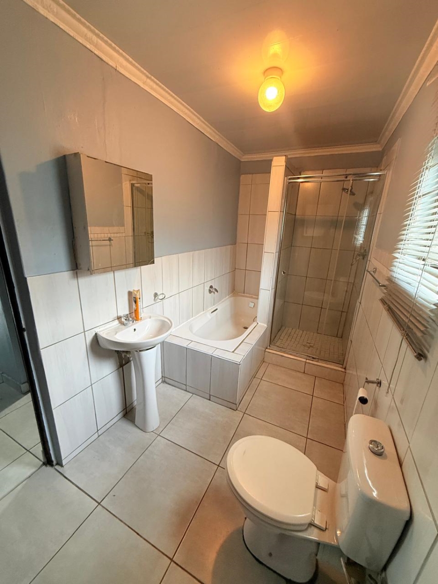 3 Bedroom Property for Sale in Nomzamo Western Cape